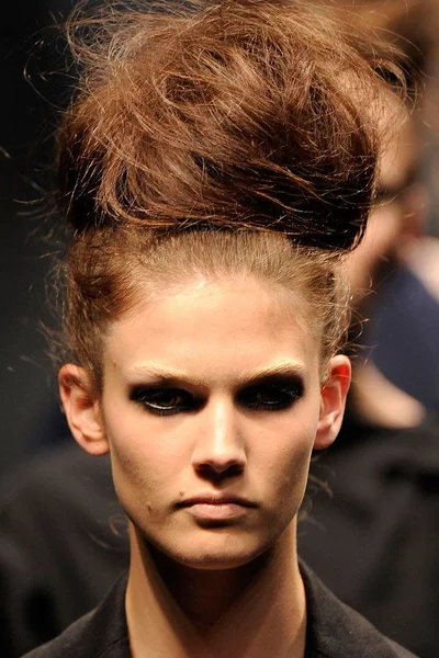 Look 18